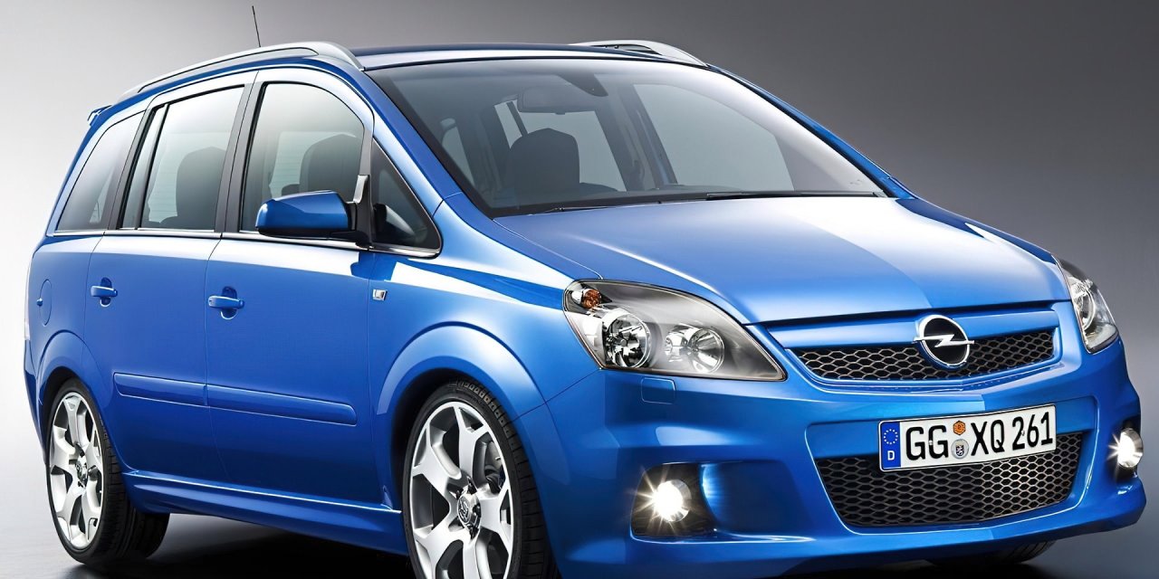 Marzy Ci się A45 AMG, ale masz trójkę dzieci? TurboZentrum ma rozwiązanie: to Opel Zafira OPC