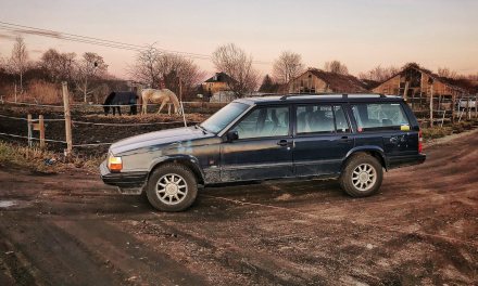 Wszystkie wozy w górę! O licznych zaletach i nieznacznych wadach podniesionych aut