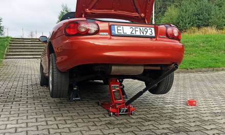 Moja Miata dostała prezent. To przewody hamulcowe w stalowym oplocie