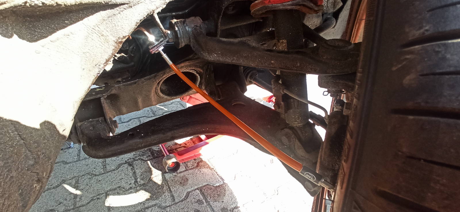 Przewody w stalowym oplocie