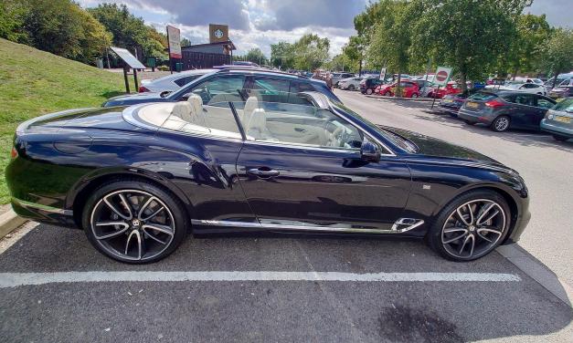 Bentley Continental GTC W12 – recenzja. Arystokrata z tradycjami czy drogi samochód dla ludu?