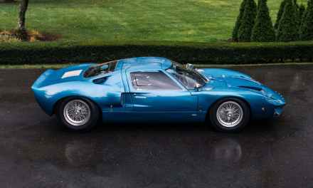 RUF odrestaurował samochód. To nie Porsche tylko Ford. To brzmiałoby źle, ale to Ford GT40