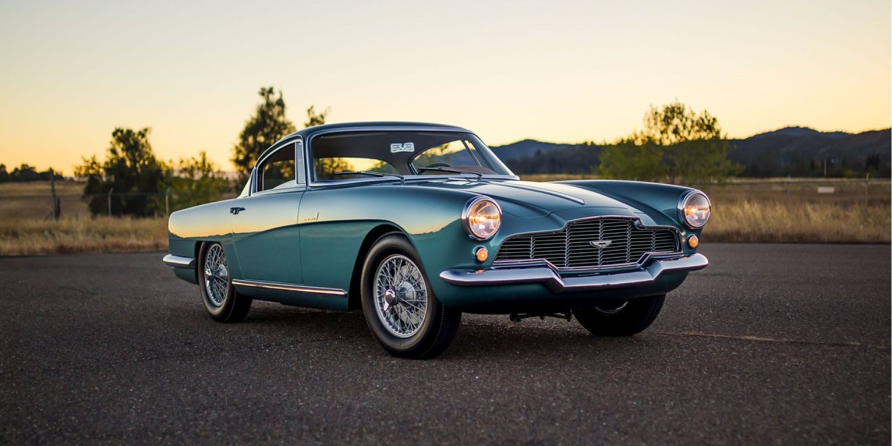 Niczego piękniejszego już dziś nie zobaczycie. Ten Aston Martin DB2/4 stylizowany przez Bertone jest na sprzedaż