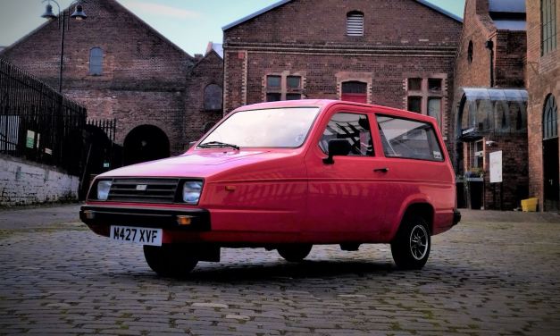 Urlop w awangardzie, czyli tydzień na trzech kołach i po lewej stronie z Reliantem Rialto