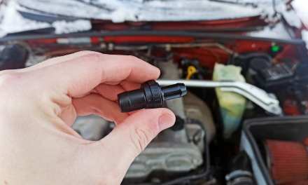 Sprawdź czasem zawór PCV, ale nie na mrozie. Chyba że chcesz mieć dobry pretekst do jego wymiany