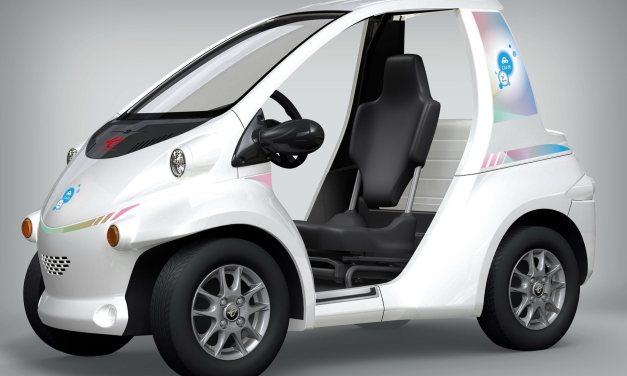 Zero stopni, zero wygłuszenia, zero wyposażenia. Oto jak jeździ Toyota COMS