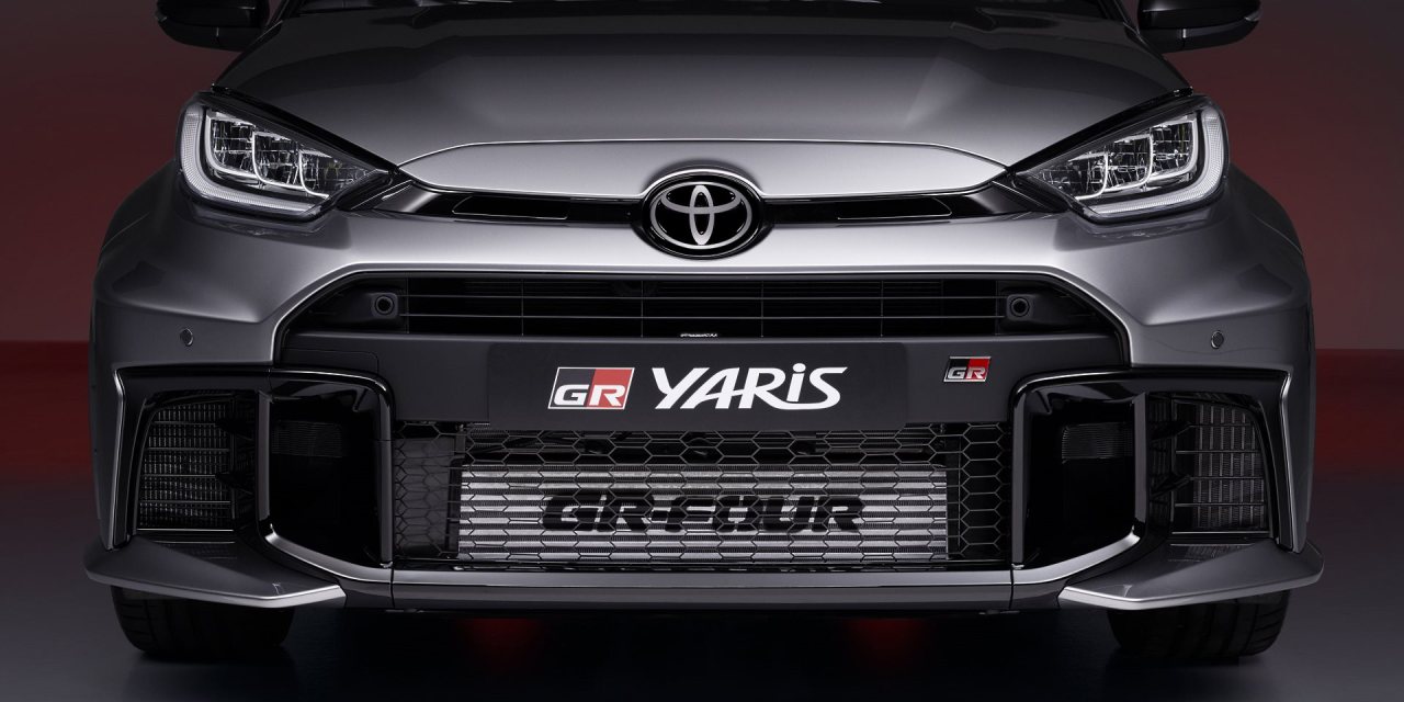 Toyota GR Yaris przeszła lifting. Ma kilka drobnych wad i kilka potężnych zalet