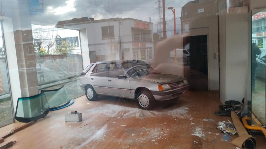 Peugeot 205 Nepala