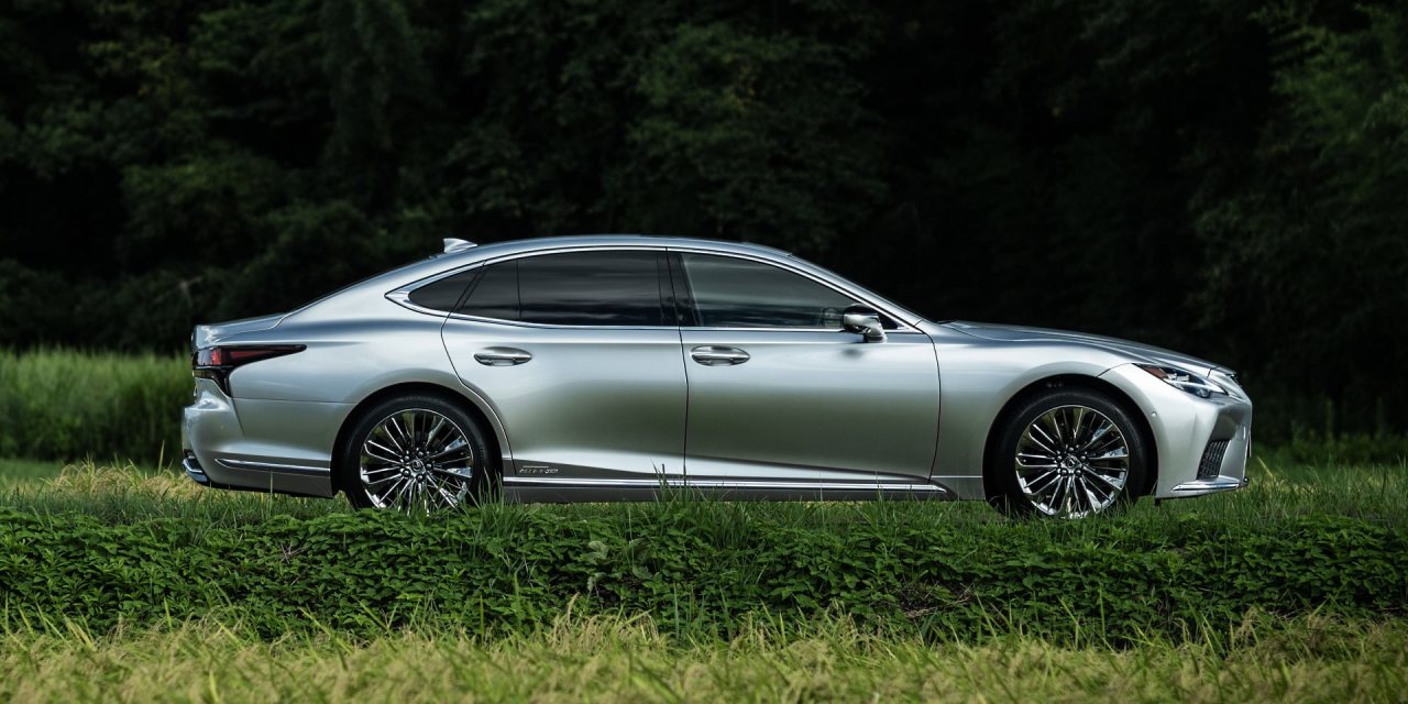 Jestem pod ogromnym wrażeniem, ale do zakochania się brakuje jednej rzeczy. Lexus LS 500h – recenzja