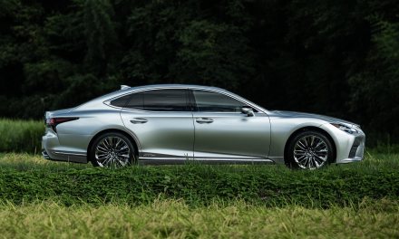 Jestem pod ogromnym wrażeniem, ale do zakochania się brakuje jednej rzeczy. Lexus LS 500h – recenzja
