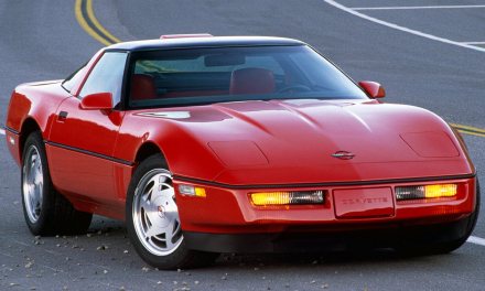 Odnalazł samochód w szopie, odnowił i wstawił z powrotem do szopy. No przykre to, ale niech robi co chce