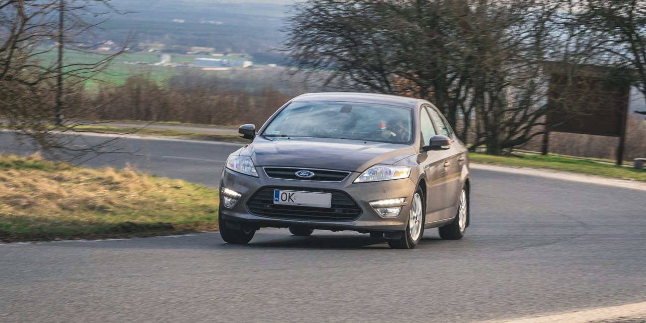 Garażowe rozmowy. W jaki sposób poprawiłbyś działanie różnych elementów wyposażenia w samochodzie?