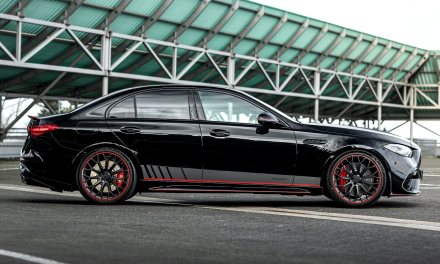 Ponad 700 koni w aucie klasy średniej? Jasne, bez problemu – ale jest tu pewien haczyk, który trudno usunąć