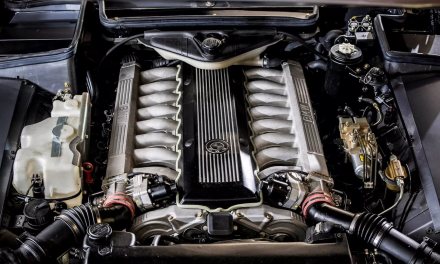 BMW teraz: nie dostaniesz nic ponad V8. BMW kiedyś: no cześć, zrobiliśmy serię 7 z V16. Dwa razy