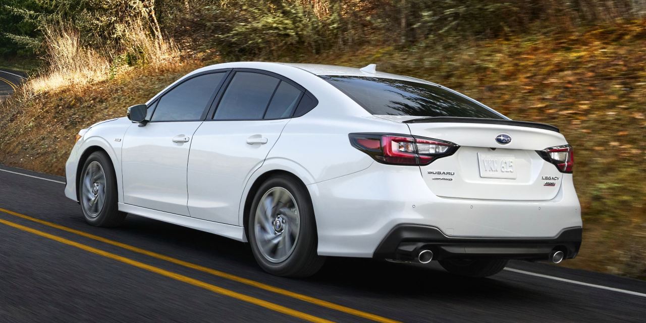 Wciśnij F. Subaru po 35 latach żegna model Legacy
