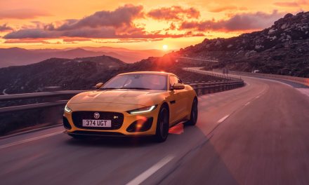 Wciśnij F: Jaguar F-Type mówi „Goodbye”