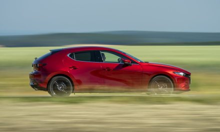 Garażowe rozmowy. Do czego byś nie dopłacił w nowym aucie?