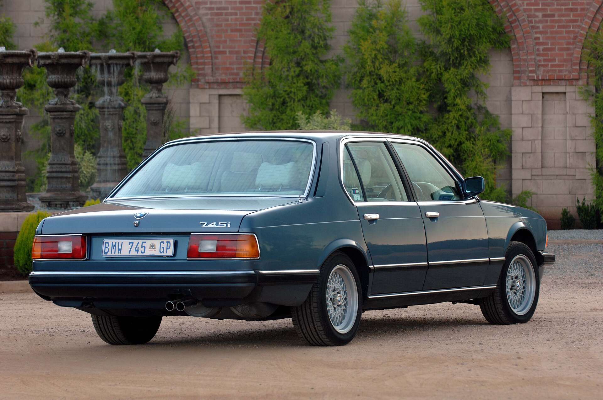 BMW 745i E23