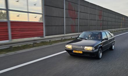 Zabytek All The Cars – kogo bolą żółte tablice na nowszych autach?