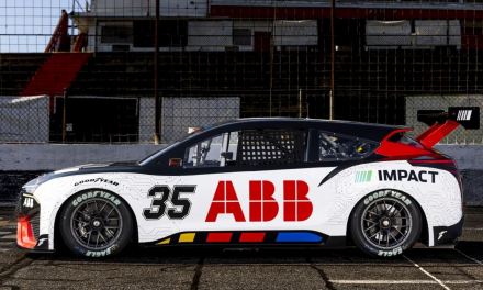 Piekło zamarza, planeta płonie, NASCAR prezentuje crossovera na prąd