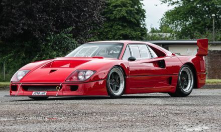 Do kupienia jest Ferrari F40, jakiego jeszcze nie widziałeś. Ma silnik V12