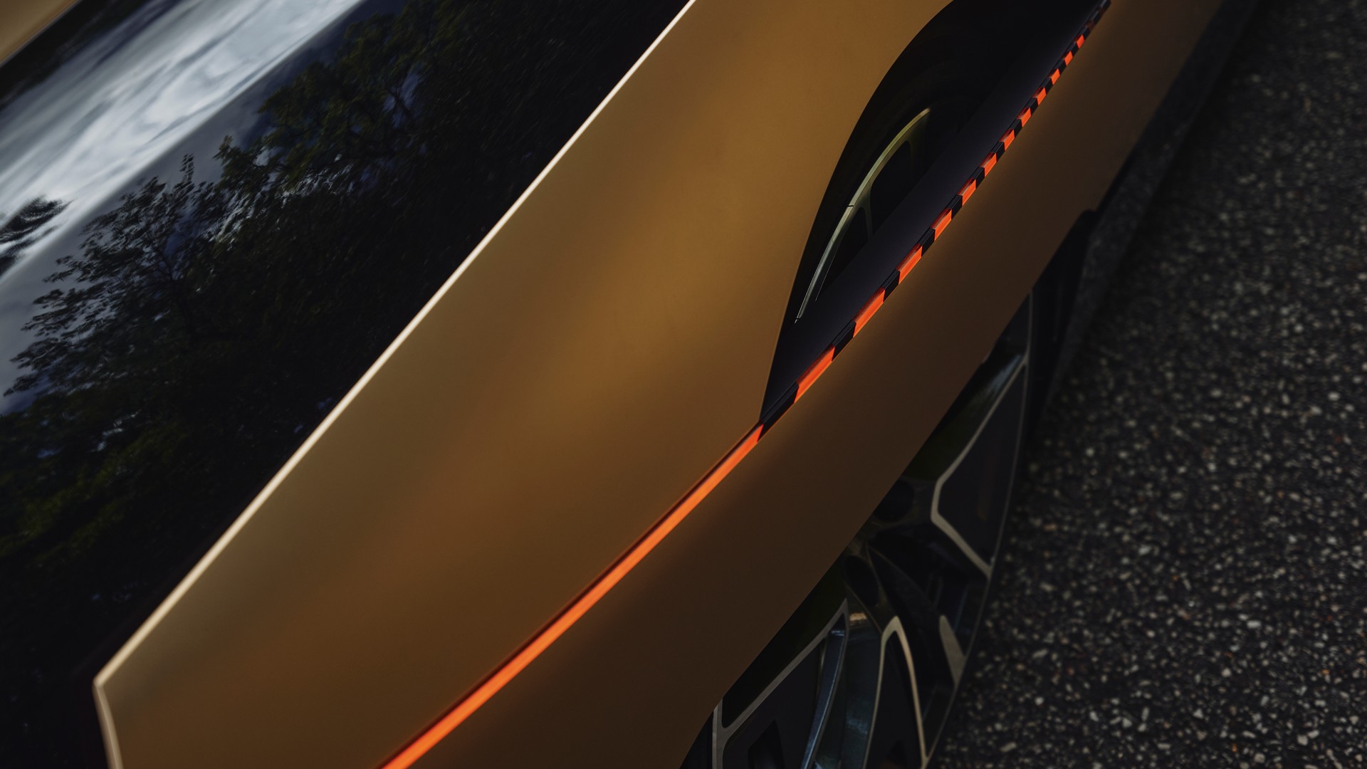 Przysłonięte tylne koło, DS SM Tribute