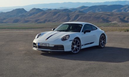 Porsche 911 Carrera T przeszło lifting. Tu nie chodzi o szybkość na prostej