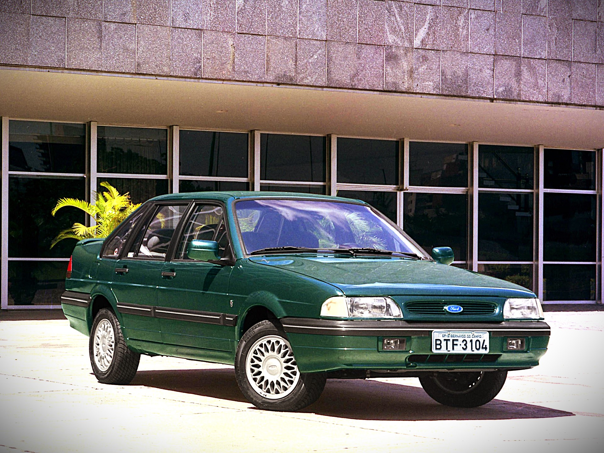 Ford Versailles