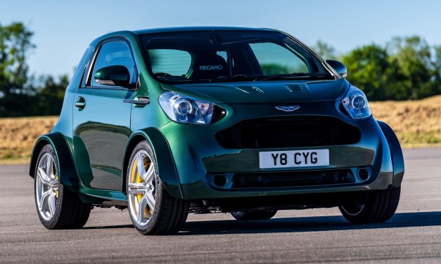 Aston Martin Cygnet V8 jest na sprzedaż. To naprawdę „jedyny taki zobacz”