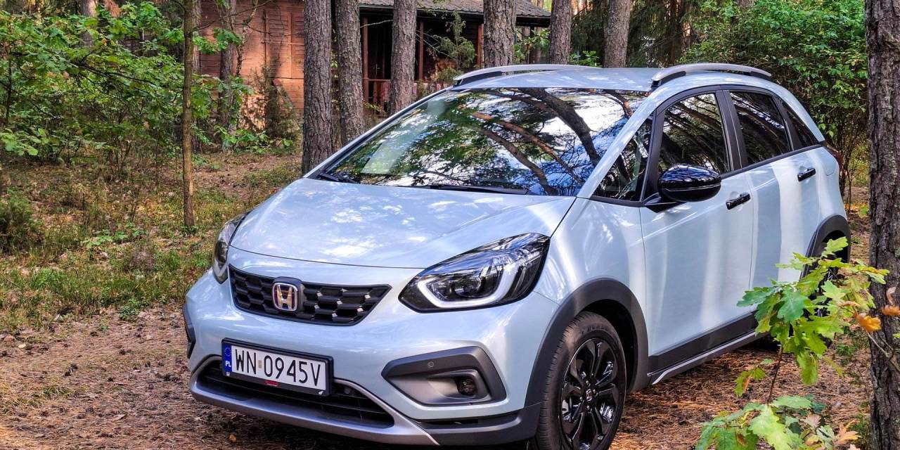 Honda Jazz Crosstar to doskonały samochód dla działkowicza – i nie tylko. Pojechałem nią do Wilgi
