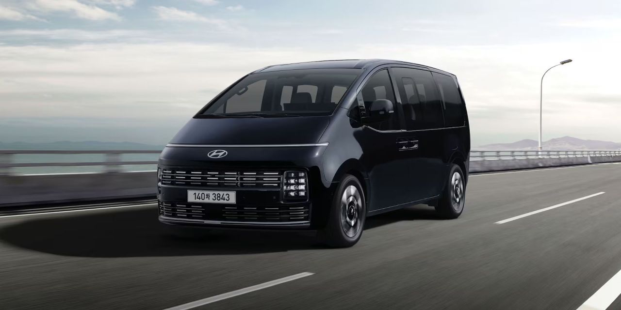 Hyundai Staria przeszedł lifting. Piano black już nie będzie problemem