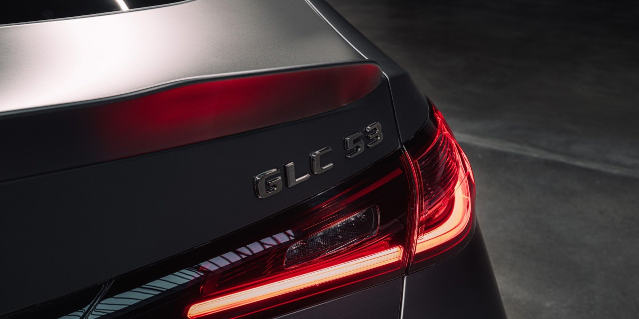 Mercedes-AMG GLC przeszedł krytyczną aktualizację. Zainstalowano wersję 53