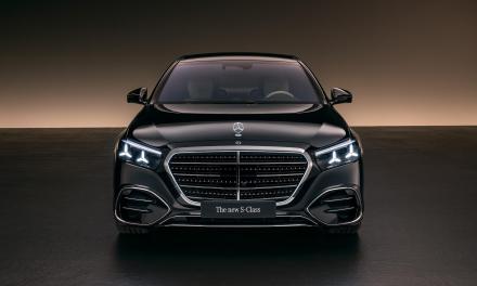Wygląda jak delikatna korekta, choć wymieniono pół samochodu. Oto nowy Mercedes klasy S